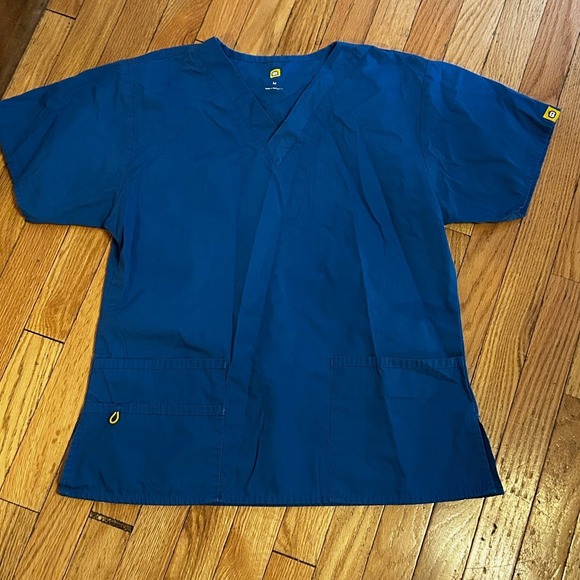 Wonder Wink Blue Women's Scrub Top Size Medium - Picture 1 of 1